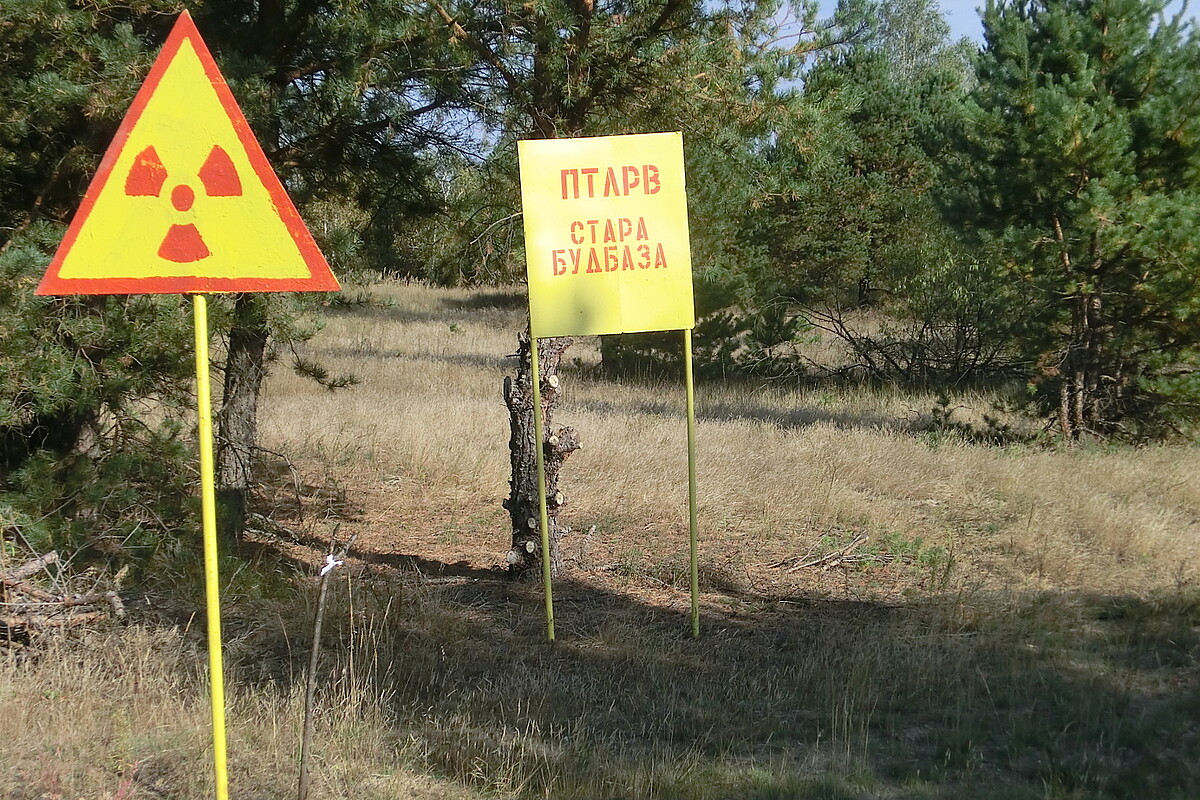 The Institute of Radioecology and Radiation Protection deals with detection and specification of radionuclides in the environment, as well as risk assessment for humans. Image: contaminated areas around the Chernobyl nuclear power plant (photo: Walther)